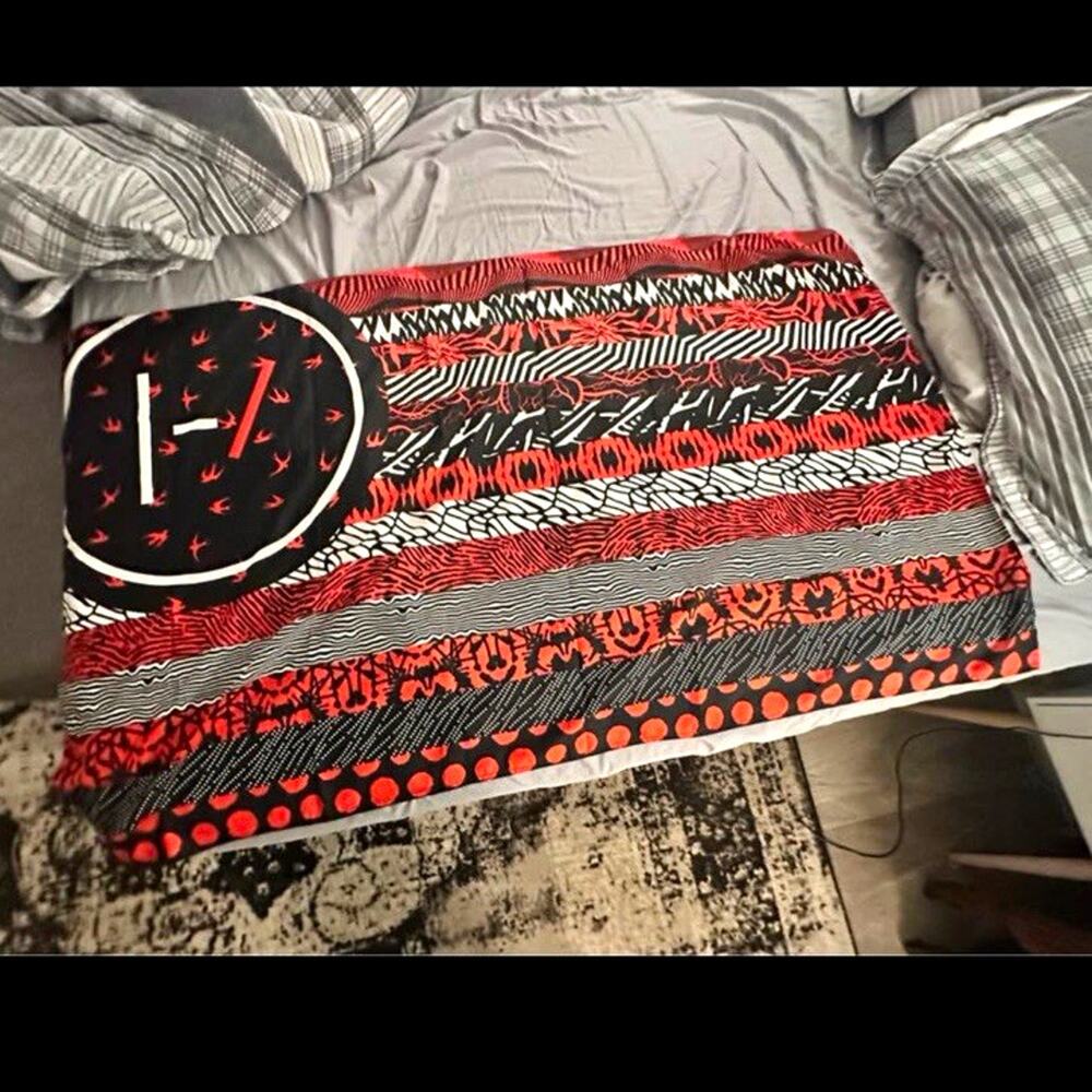 Rare - Twenty One Pilots Blurryface 2015 Tour Flag 35x60